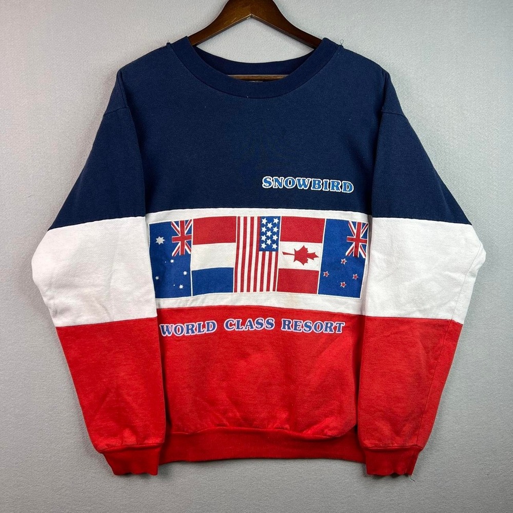 Vintage Snowbird World Class Resort Country Flags Graphic Crewneck XL